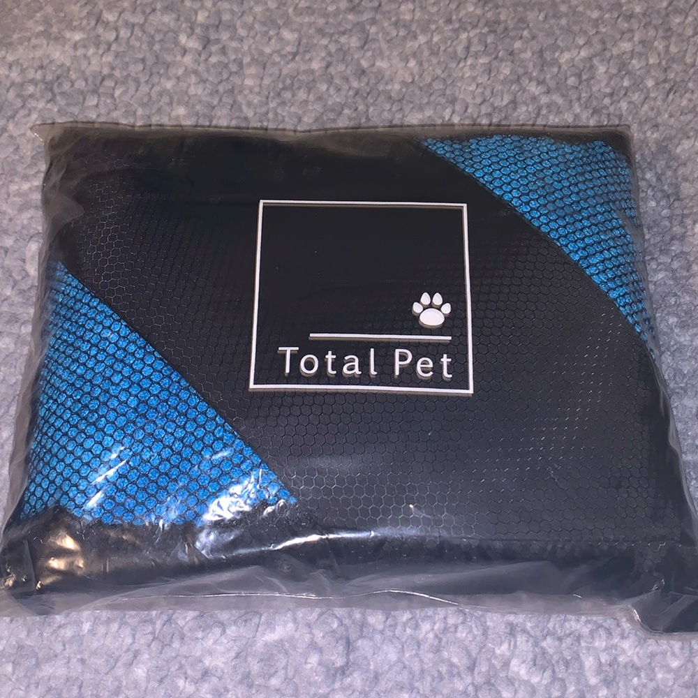 Total Pet NEW Dog Towel Super Absorbent Large Microfiber Pet Towel